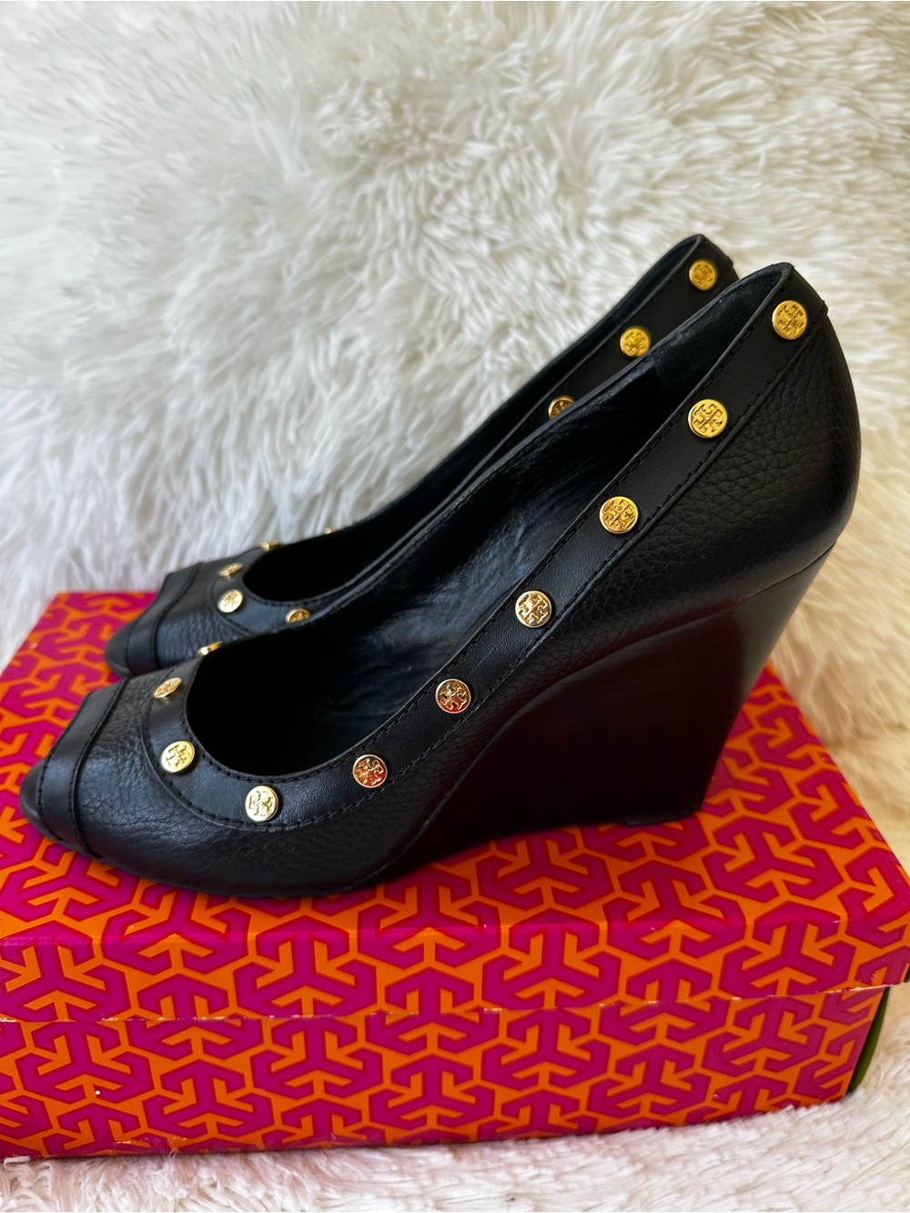Tory Burch Nelson Black Tumbled Leather Gold Stud Peep Toe Wedge Heels Size: 10